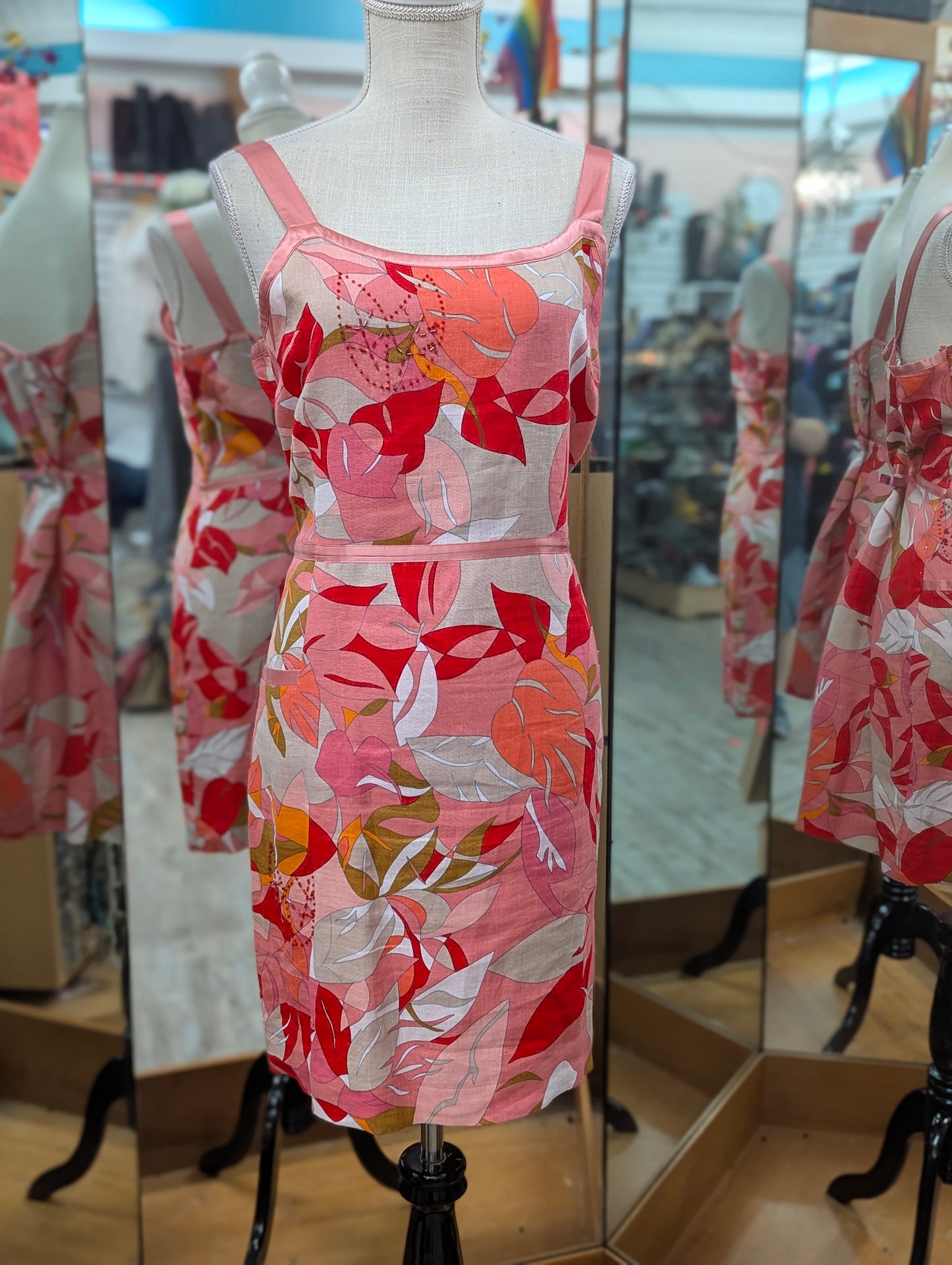 EUC Women's Ready for summer Dress from Uniform Petite by John Paul Richard