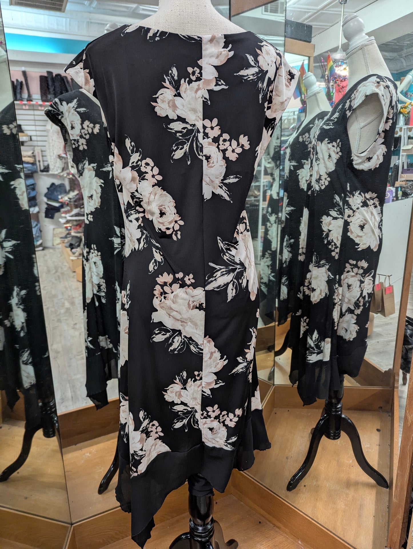 Luxology Brand Dress Size 14