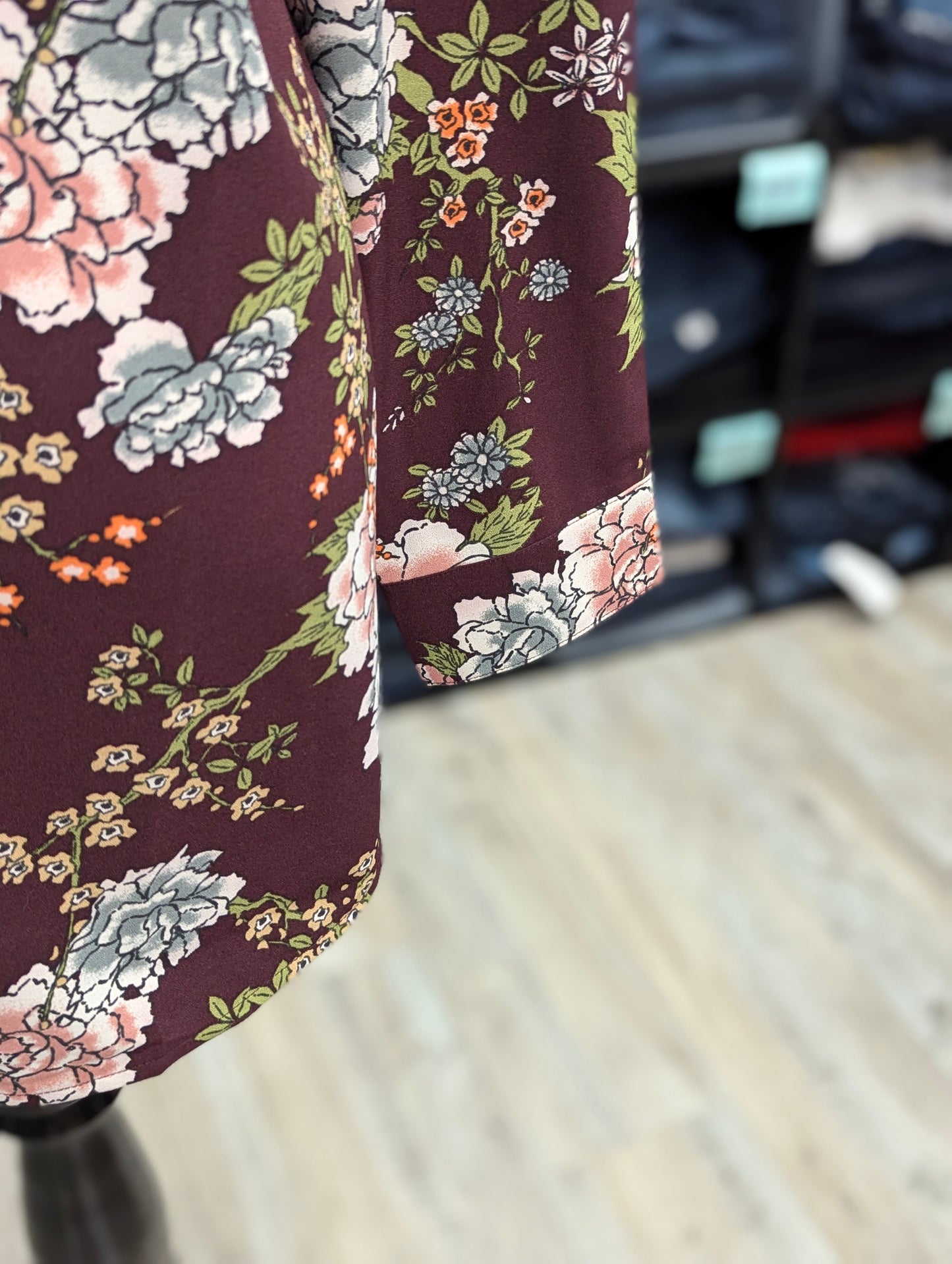 D & Co Burgundy Floral Button Down Long Sleeve in XL