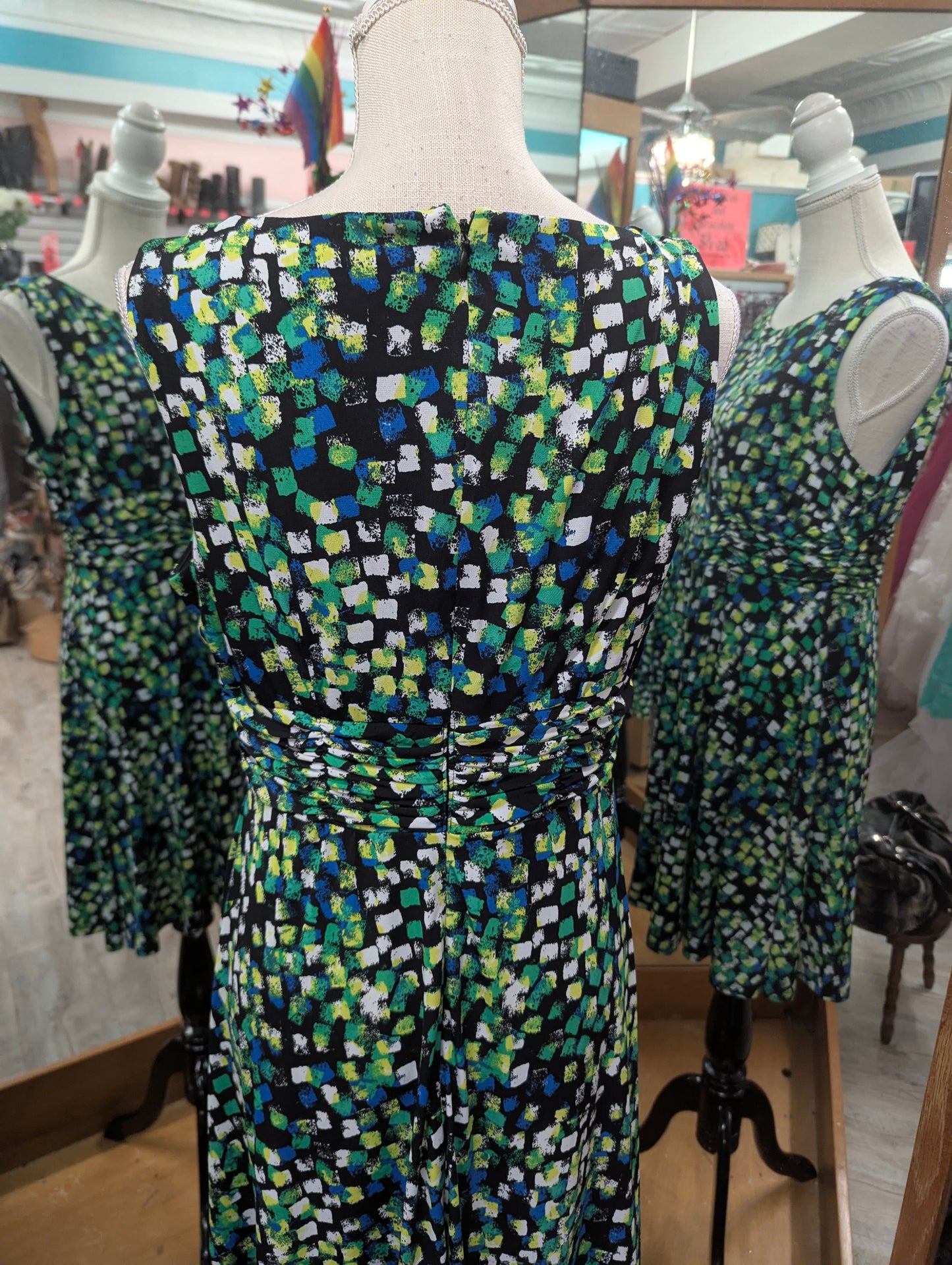 Beautiful EUC Women's Sleeveless Dress By Jessica Howard