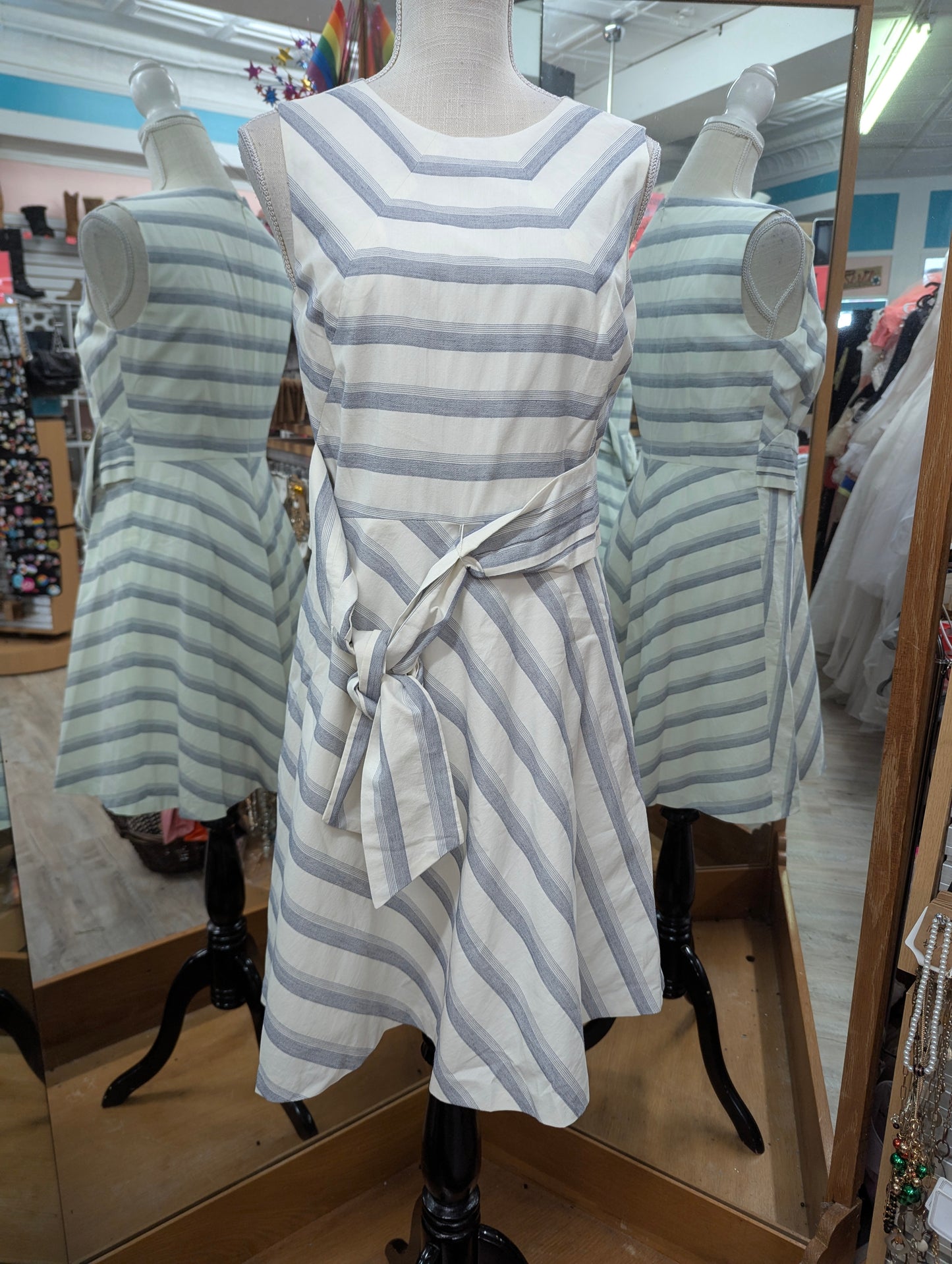 CREMIEUX Brand Women's Dress in 4