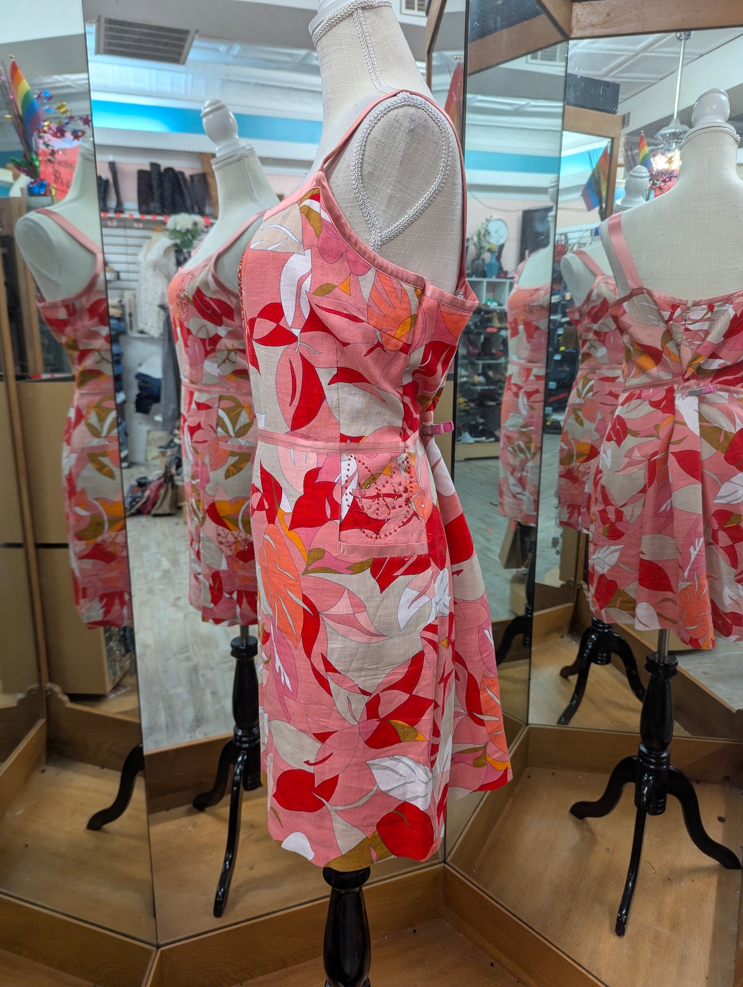 EUC Women's Ready for summer Dress from Uniform Petite by John Paul Richard