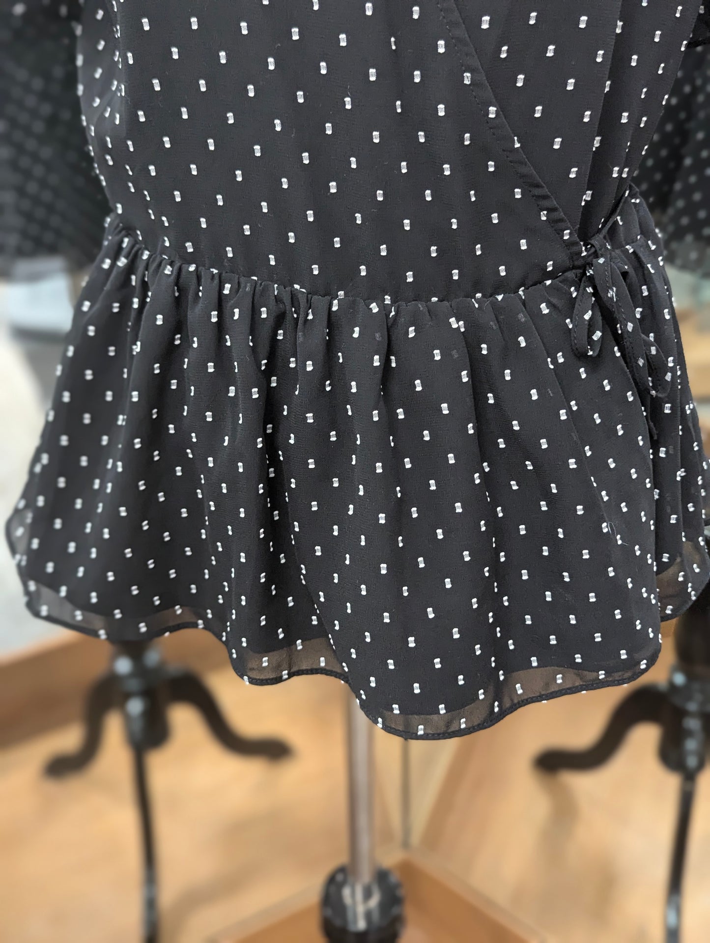 Madewell Black Patterned Wrap Top in XS