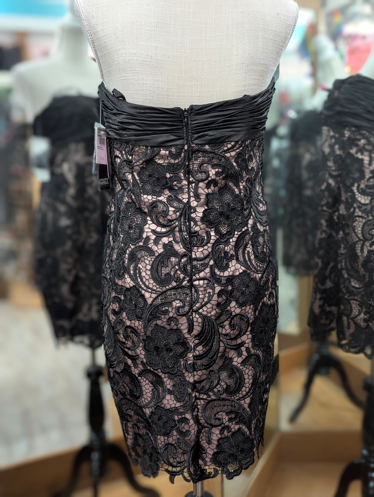 NWT ADRIANNA PAPELL Formal/Cocktail Dress Size 14