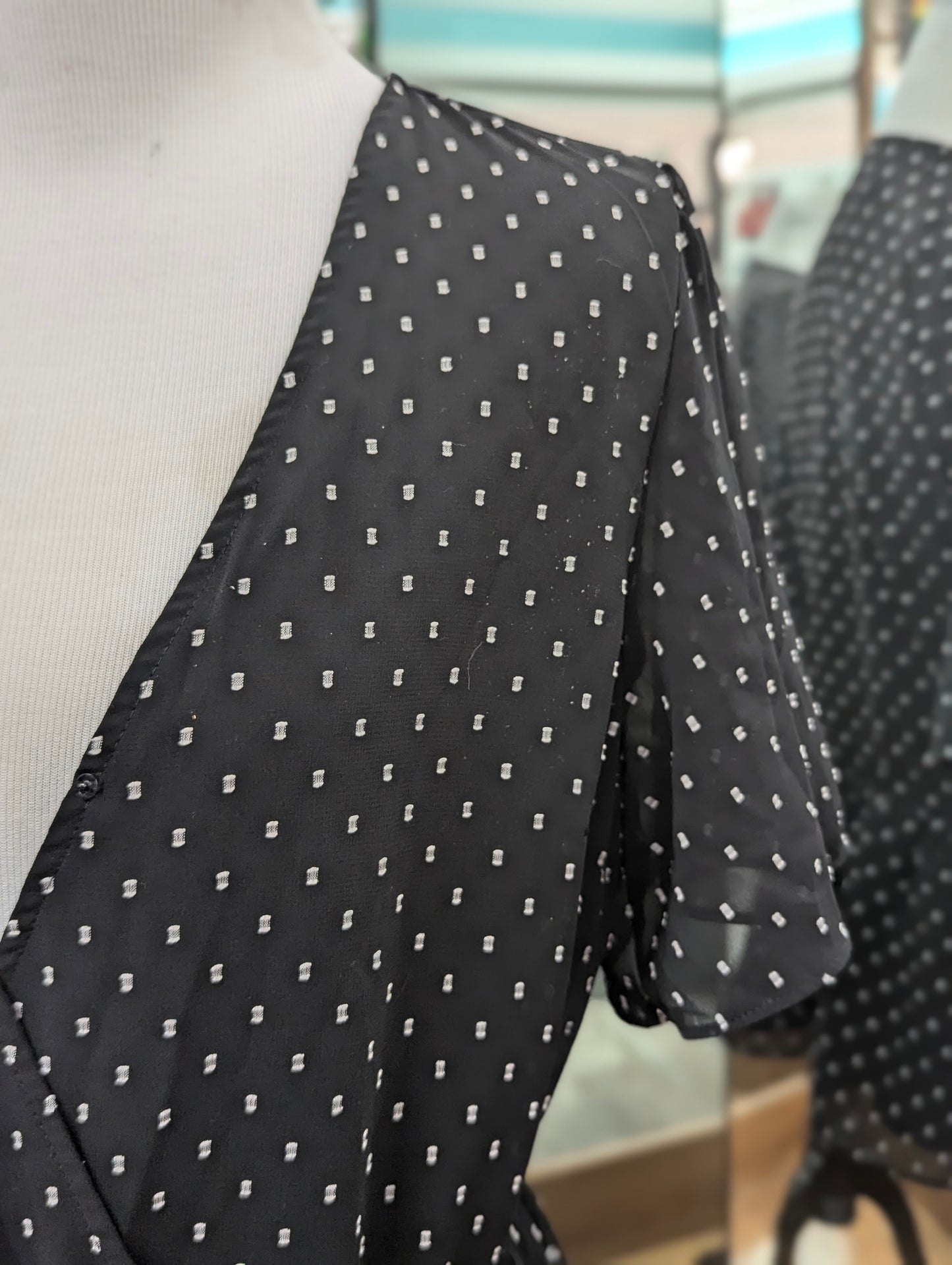 Madewell Black Patterned Wrap Top in XS