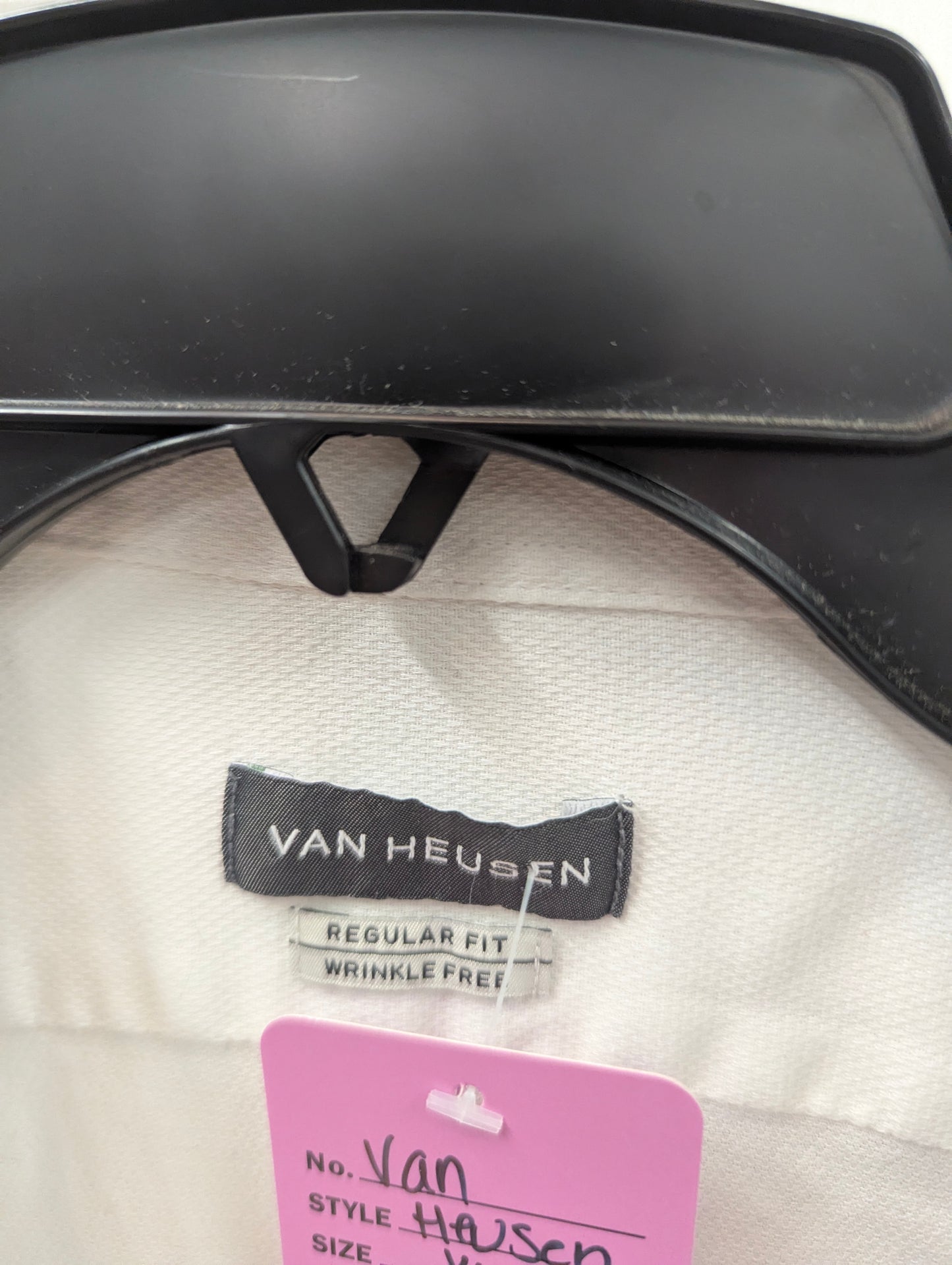 EUC Men's Size XL Van Heusen