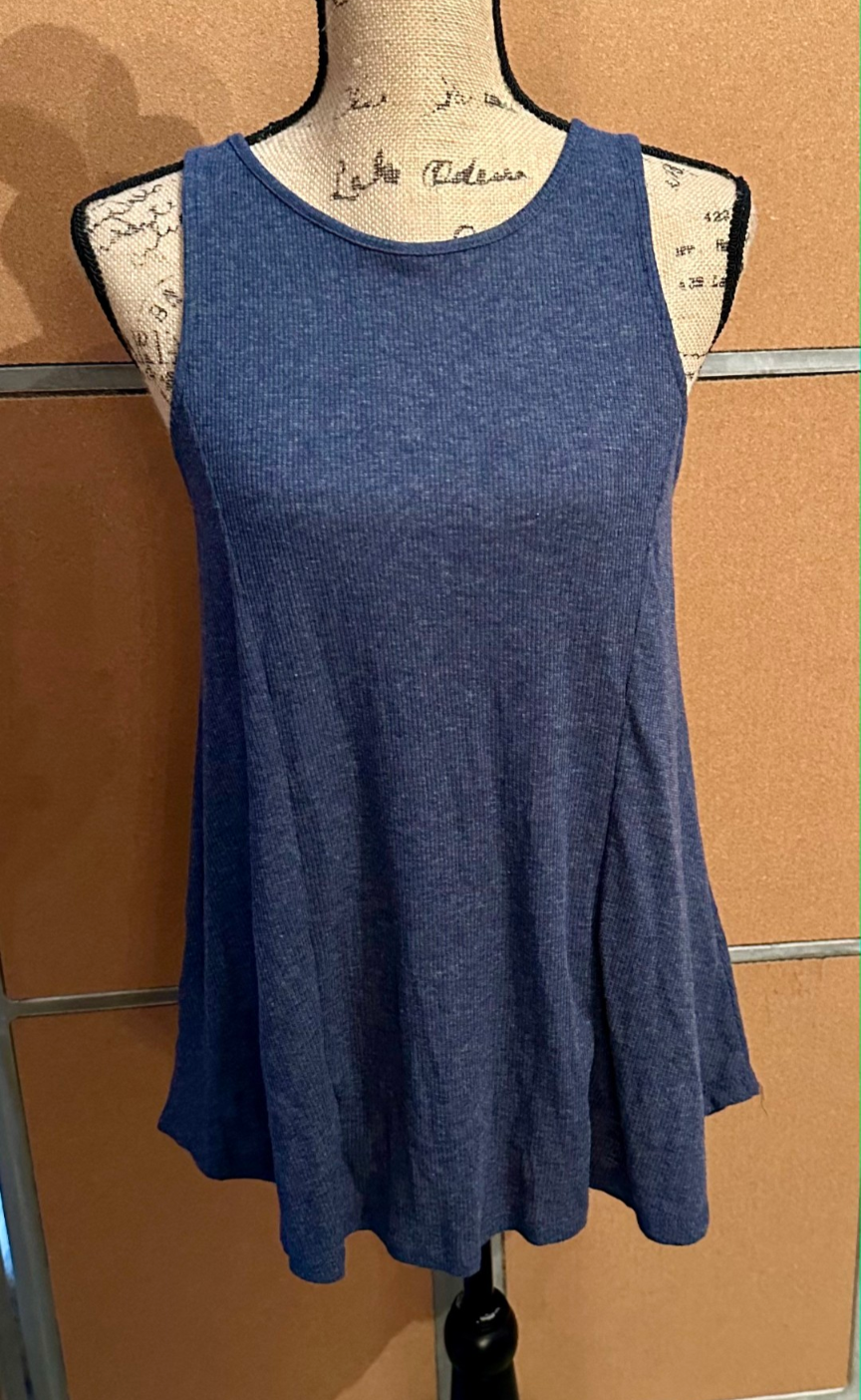 Thyme & Honey ( NWT ) Blue Tank Top Sz Small