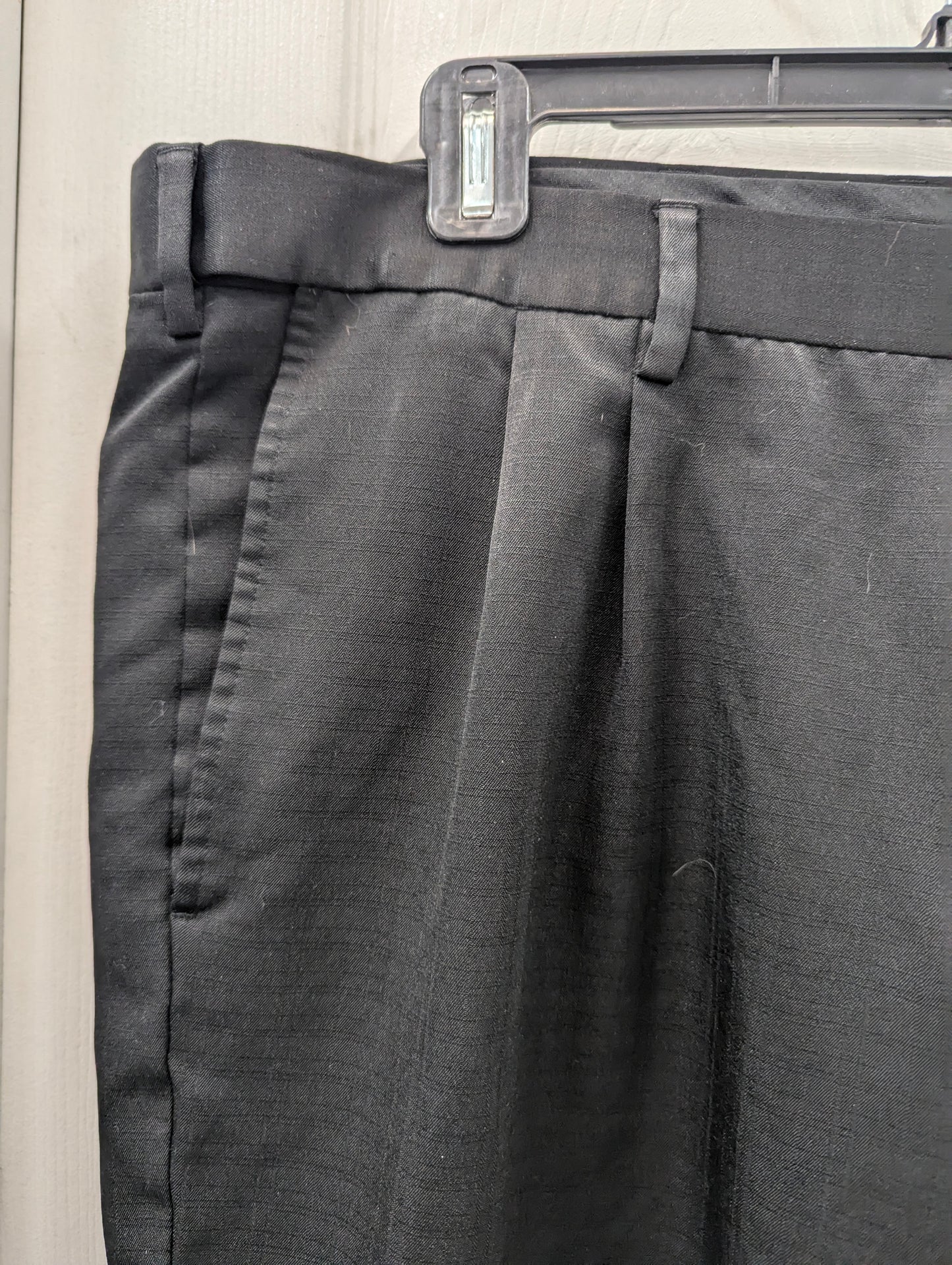 EUC Men's Size 36 x 32 Dress Pants From HAGGER