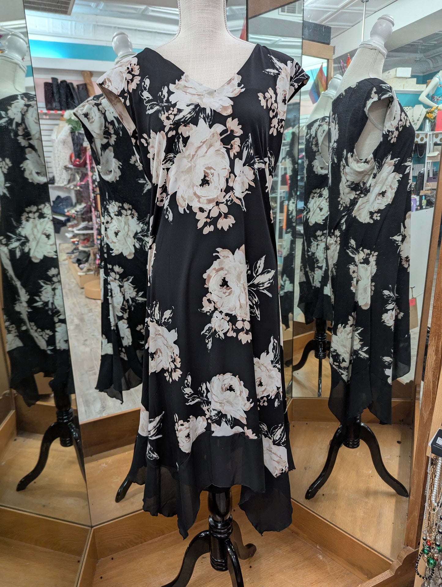 Luxology Brand Dress Size 14