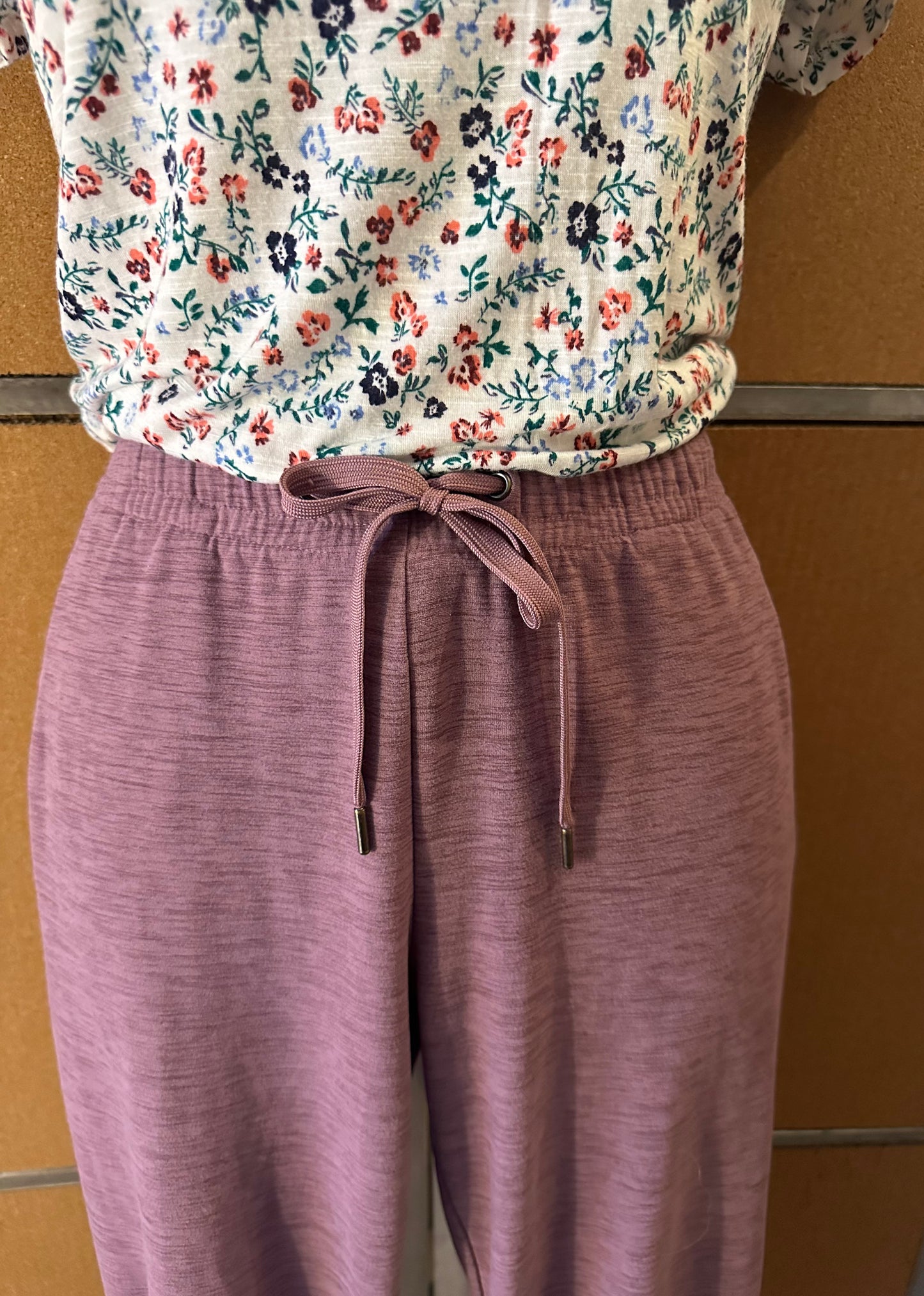 Old Navy Breathe ON Mauve Jogger Pants Women’s SMALL MID rise Drawstring Pockets