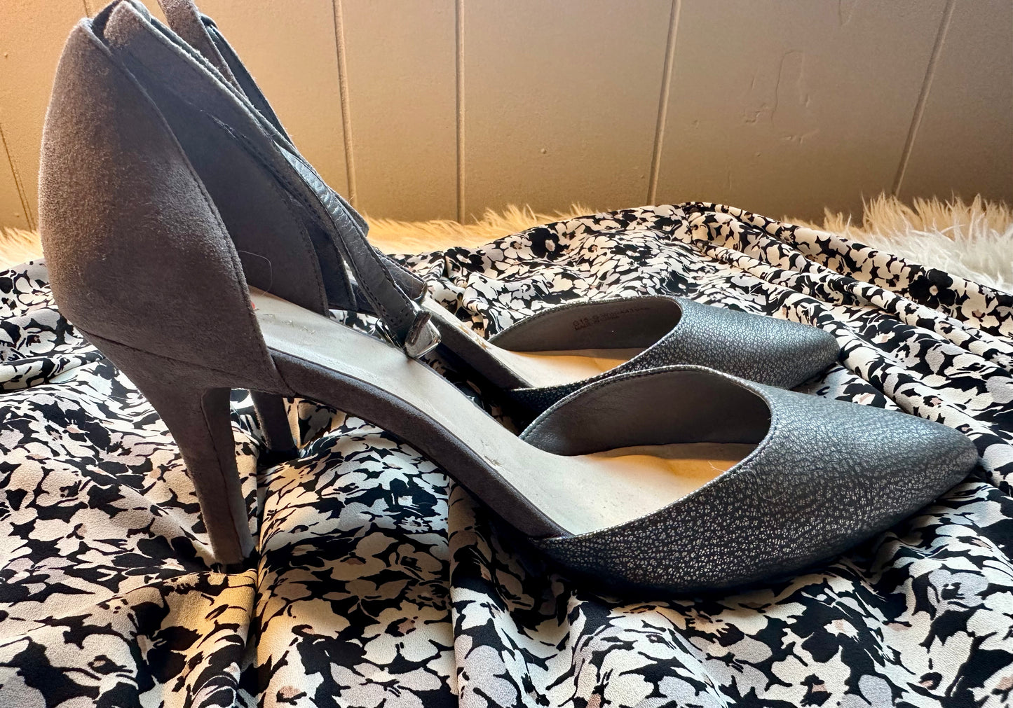 COLE HAAN Saybrook II D’orsay Ankle Strap Pump Gray Leather Suede Shoes Sz 9.5