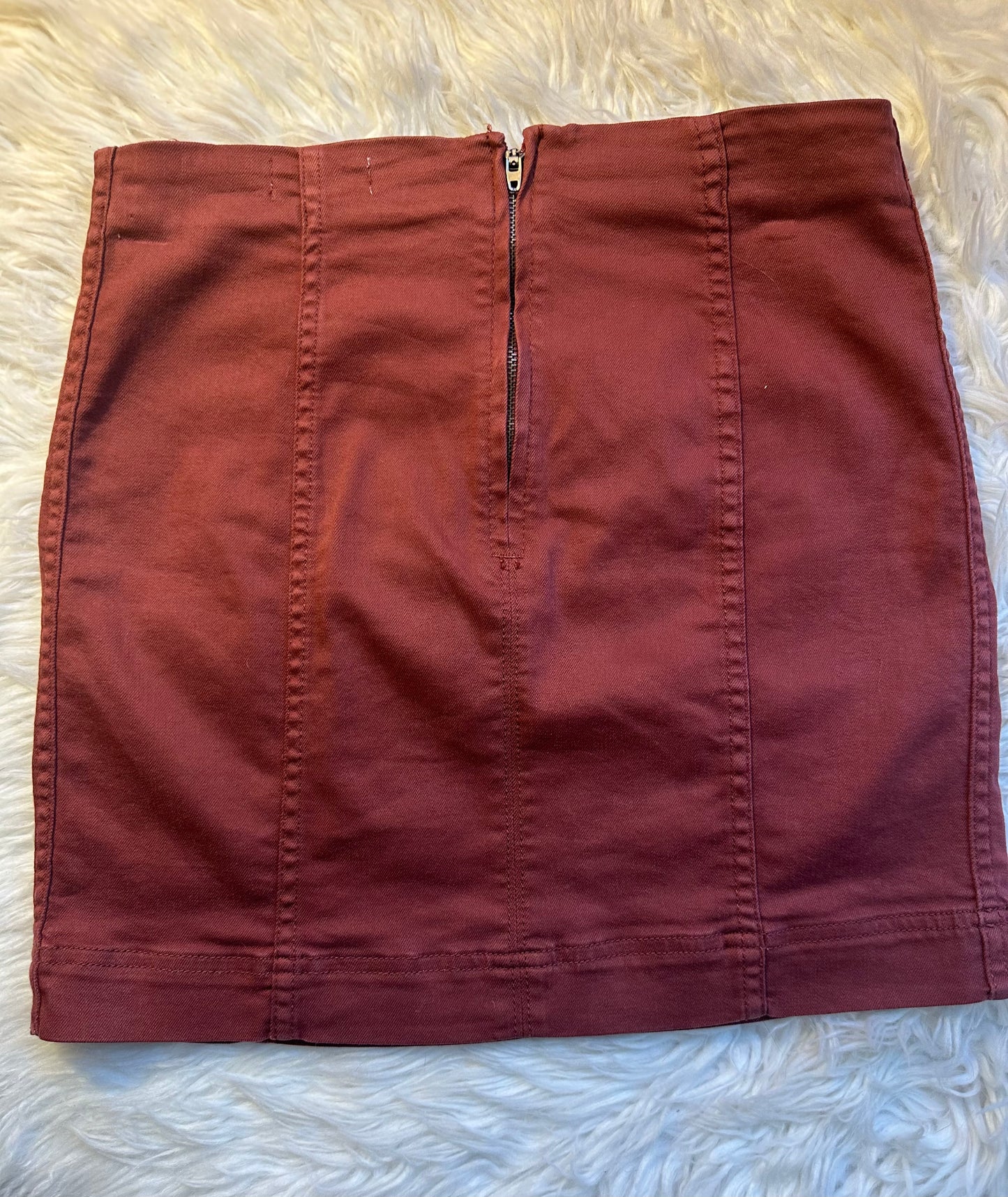✨ Jolt Stretch Denim Skirt Women’s Size 5 / 27W Burgundy Pencil Mini Preowned