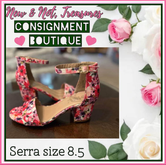 Super Cute Serra Size 8.5.  Floral Multicolor Block Low Heels with Ankle strap.