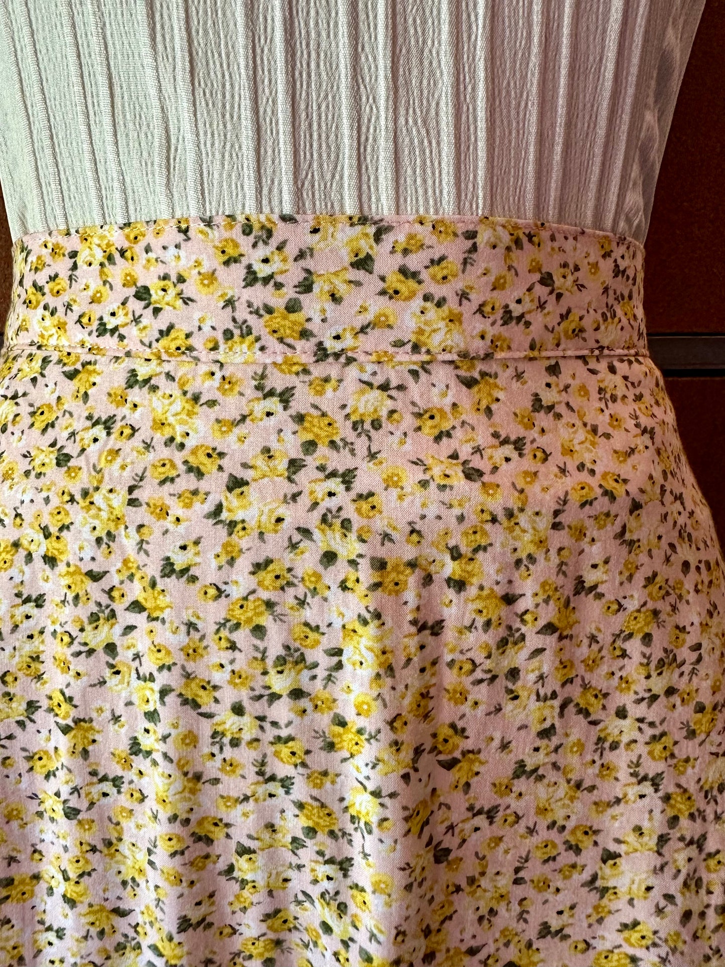 Old Navy Floral A-Line Skirt XS – Pink Yellow Rayon Viscose Pull-On Waist