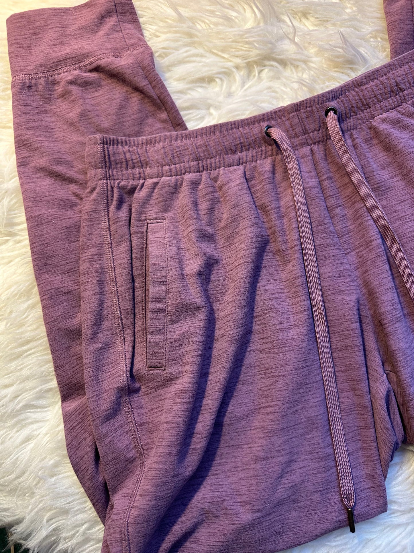 Old Navy Breathe ON Mauve Jogger Pants Women’s SMALL MID rise Drawstring Pockets