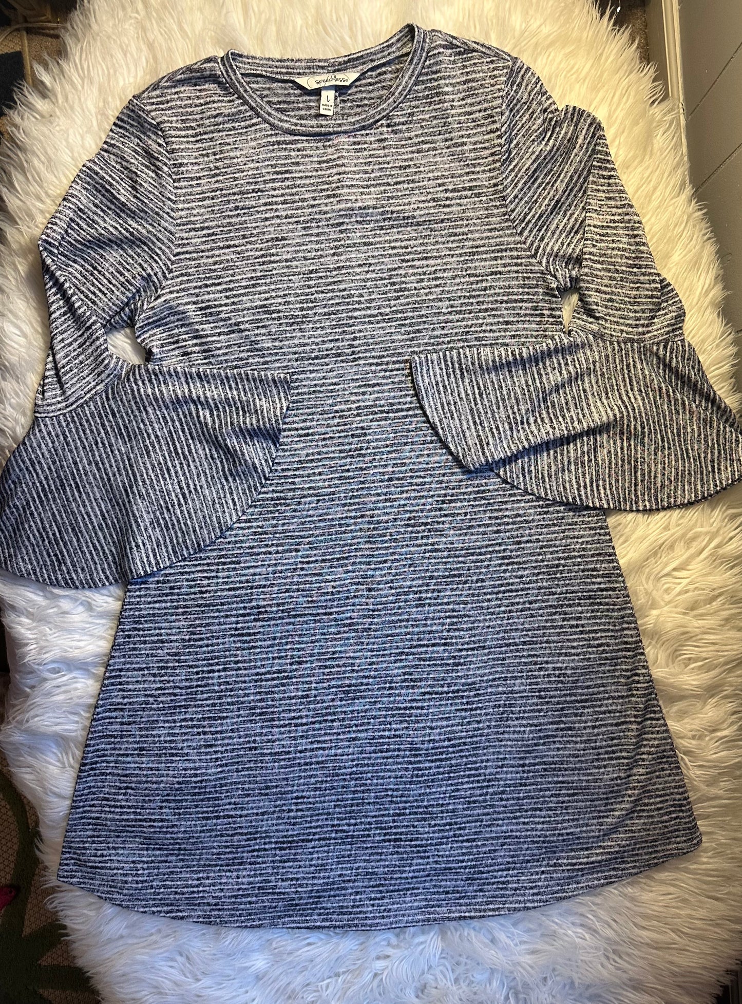 Speechless Knit Sweater Dress Gray White Stripe Stretch Bell Sleeve Size Large