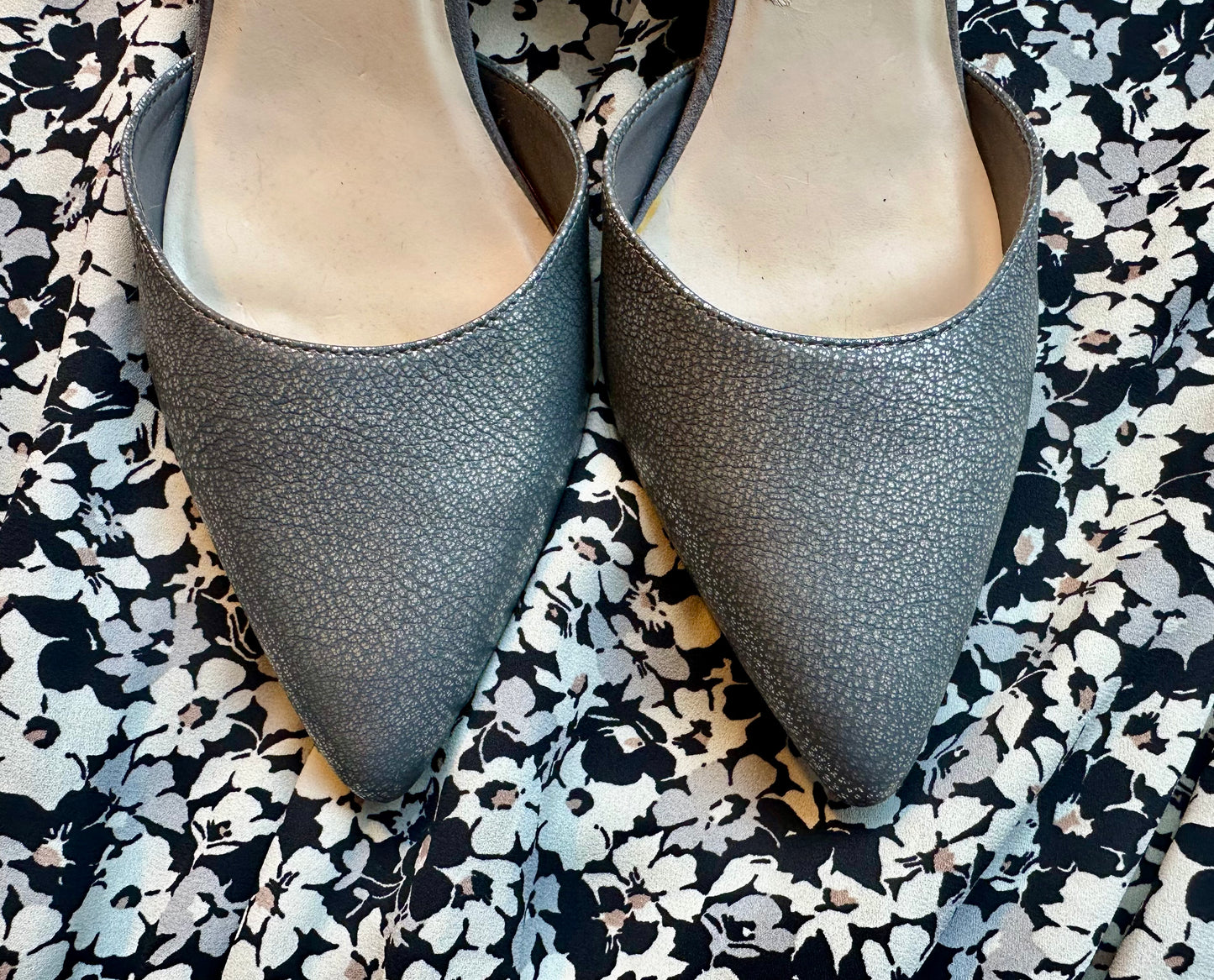 COLE HAAN Saybrook II D’orsay Ankle Strap Pump Gray Leather Suede Shoes Sz 9.5
