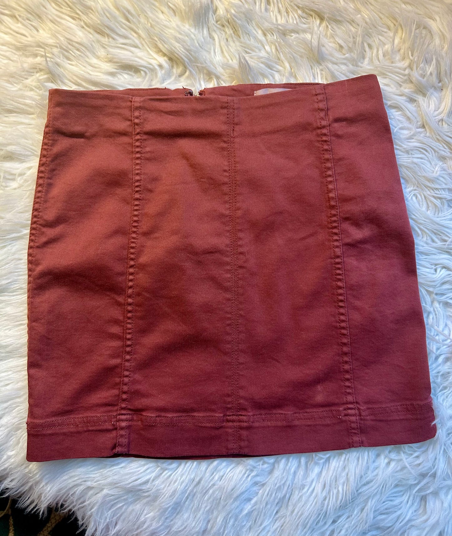 ✨ Jolt Stretch Denim Skirt Women’s Size 5 / 27W Burgundy Pencil Mini Preowned