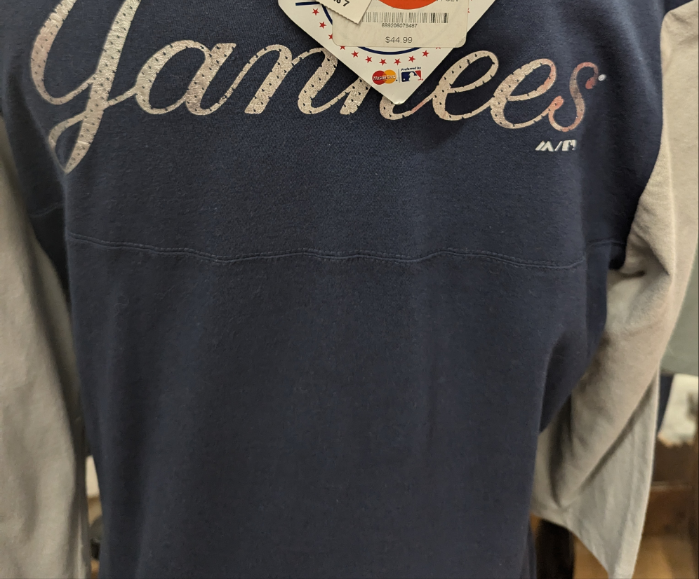 NWT Women's NY Yankees Top,Sz Large.