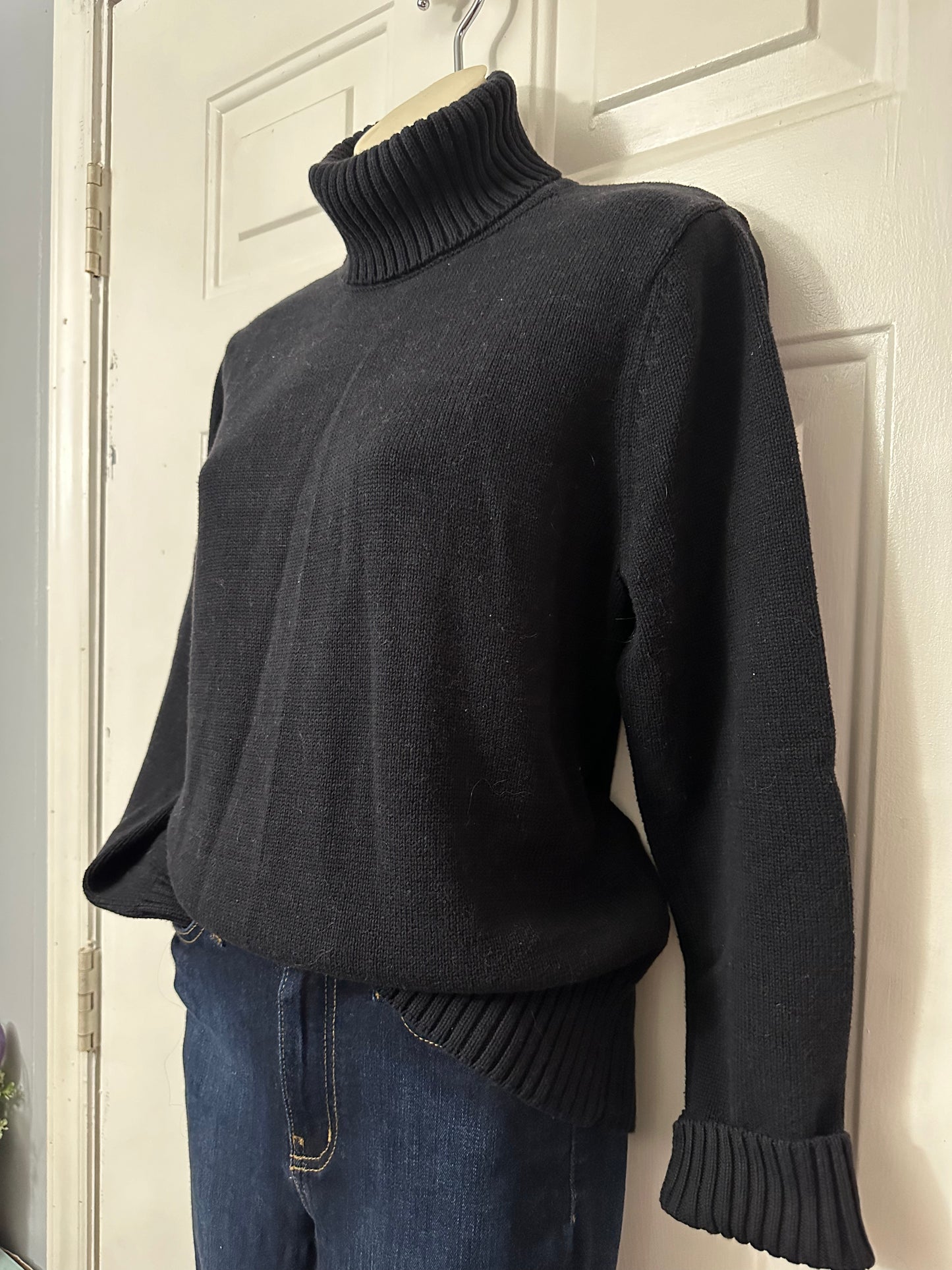 Croft & Barrow Women’s Medium/ Large Black Turtleneck Sweater