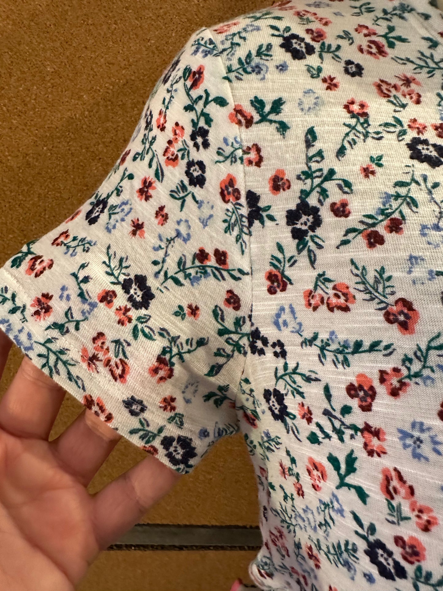 SO White Floral Tie Front Short Sleeve Tee Shirt Women’s Size Small