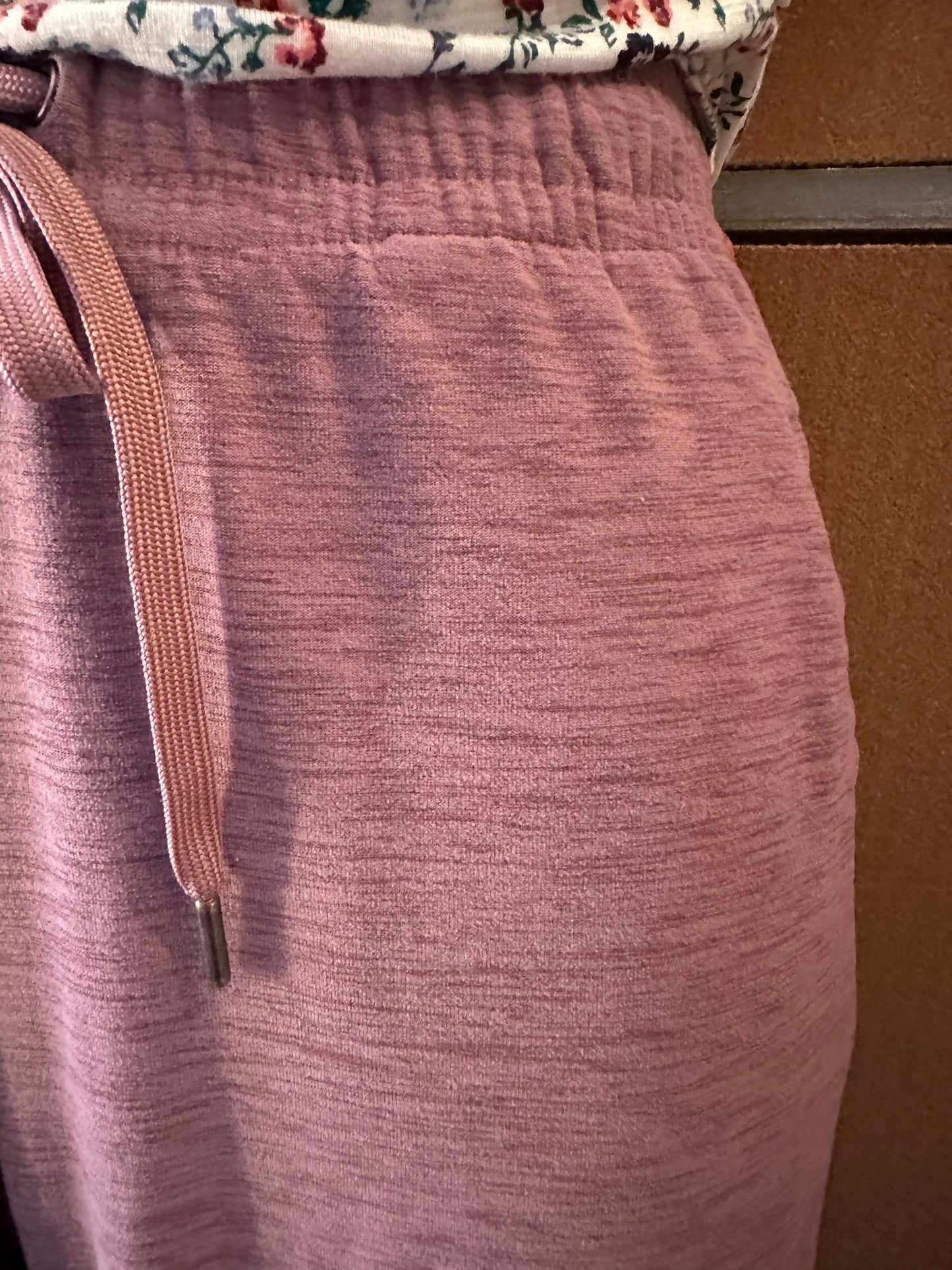 Old Navy Breathe ON Mauve Jogger Pants Women’s SMALL MID rise Drawstring Pockets