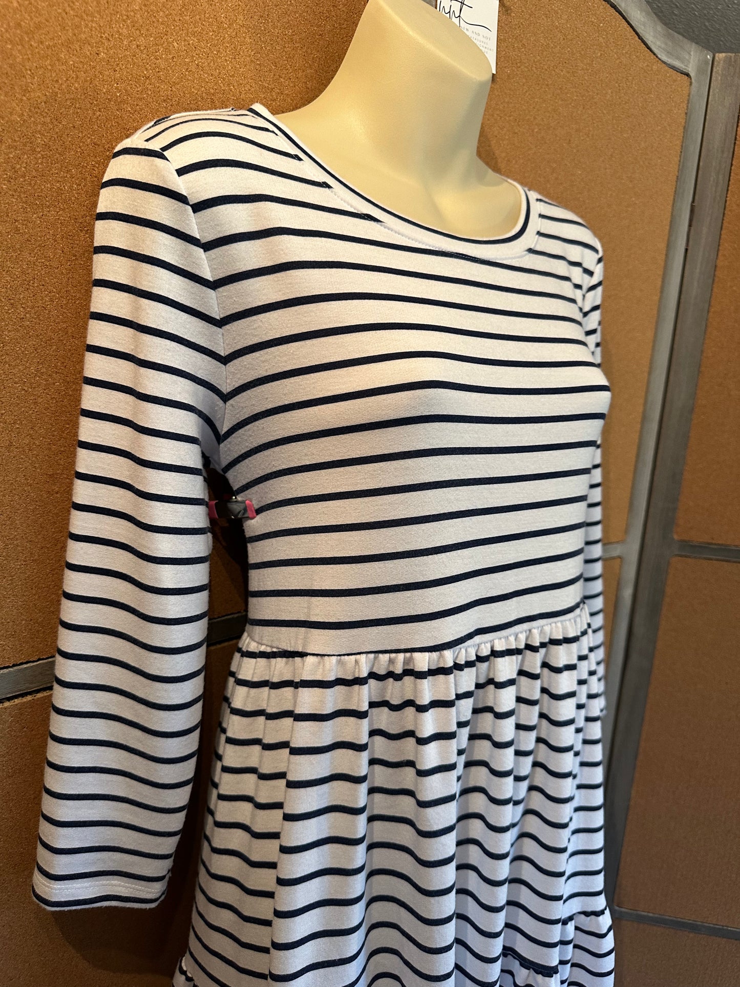 Belk Crown & Ivy Navy Blue White Striped 3/4 Sleeve Tiered Dress Size Small