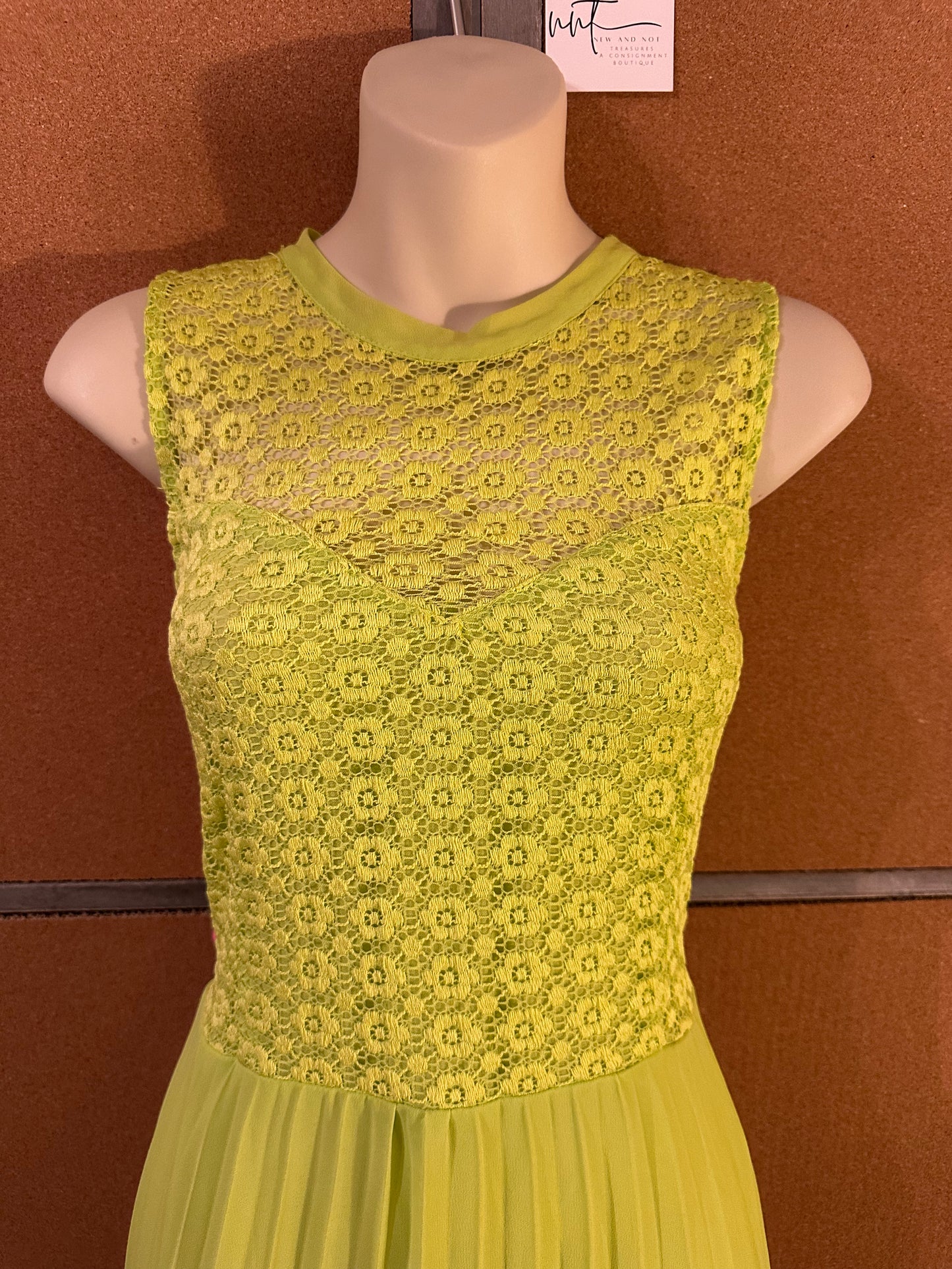 Potters Pot Accordion Pleated Chiffon & Lace Sleeveless Midi Dress – Size Large