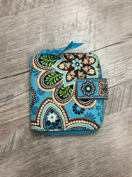 Vera Bradley Bi-Fold Snap Closure Wallet in Blue Bali