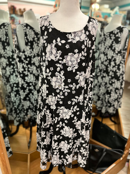 Perceptions Black and White Floral Tank Dress in XL