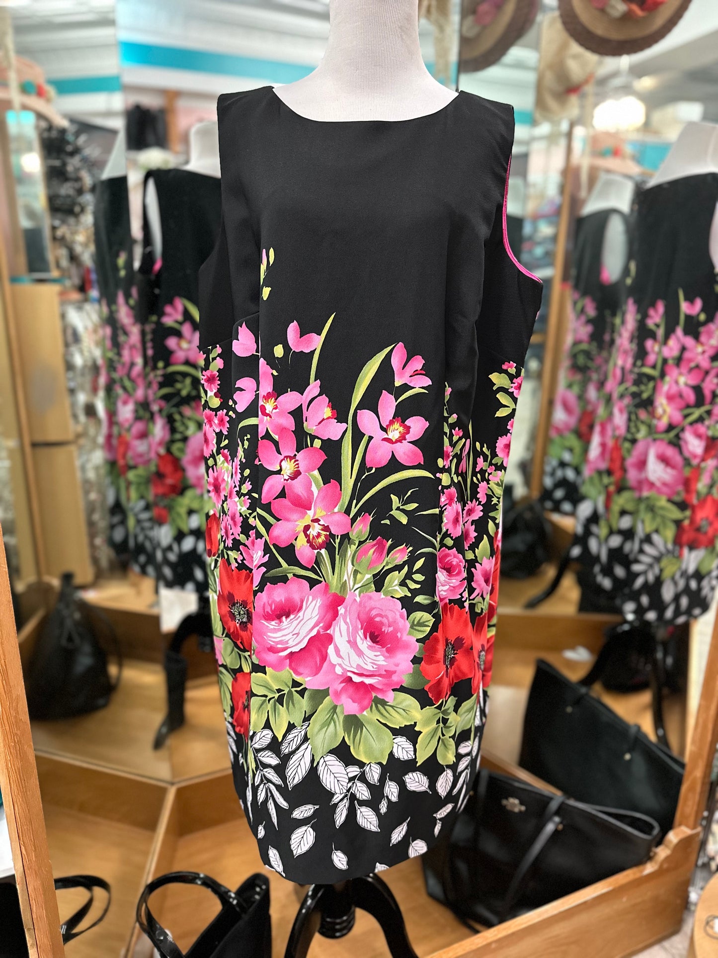 Dressbarn Black Floral Tank Dress in 16