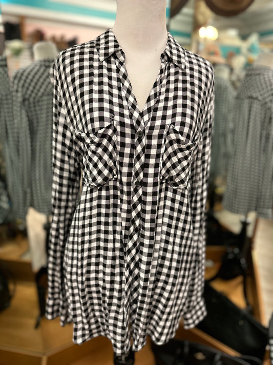 Tinsel Black and White Plaid Long Sleeve Button Down in L