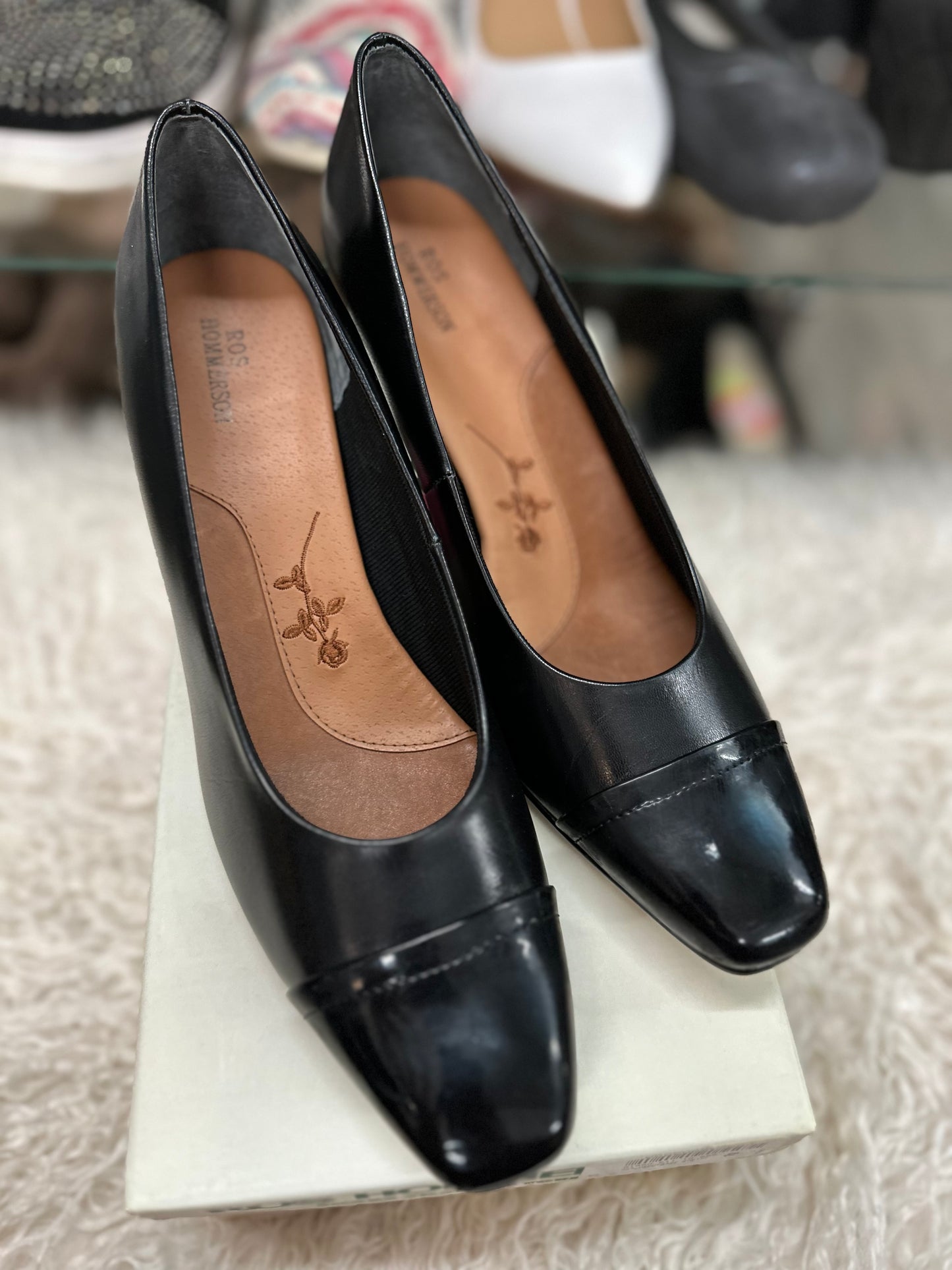 Ros Hommerson Racine Black Leather Pumps in 8.5