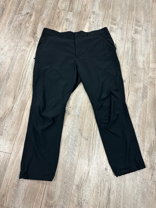 Columbia Black Moisture Wicking Pants in 42/52