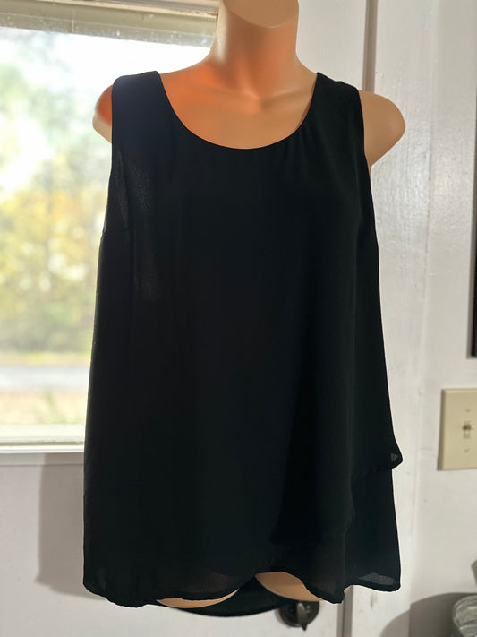 Banana Republic Black Flowy Tank Top in L