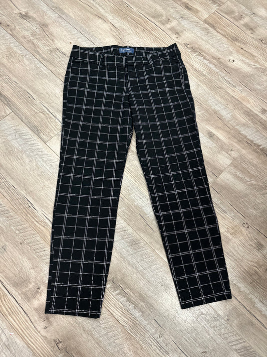 Old Navy Black Plaid Pixie Pants in 8