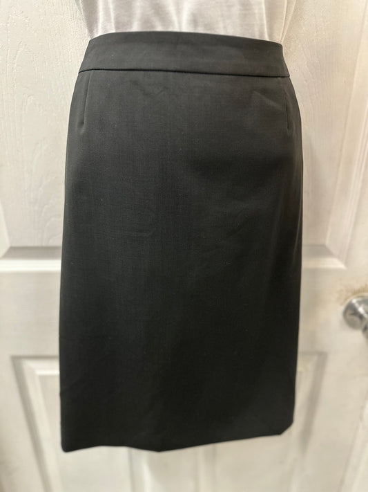 Hugo Boss Slim-Fit Pencil Skirt in Virgin Wool in 6