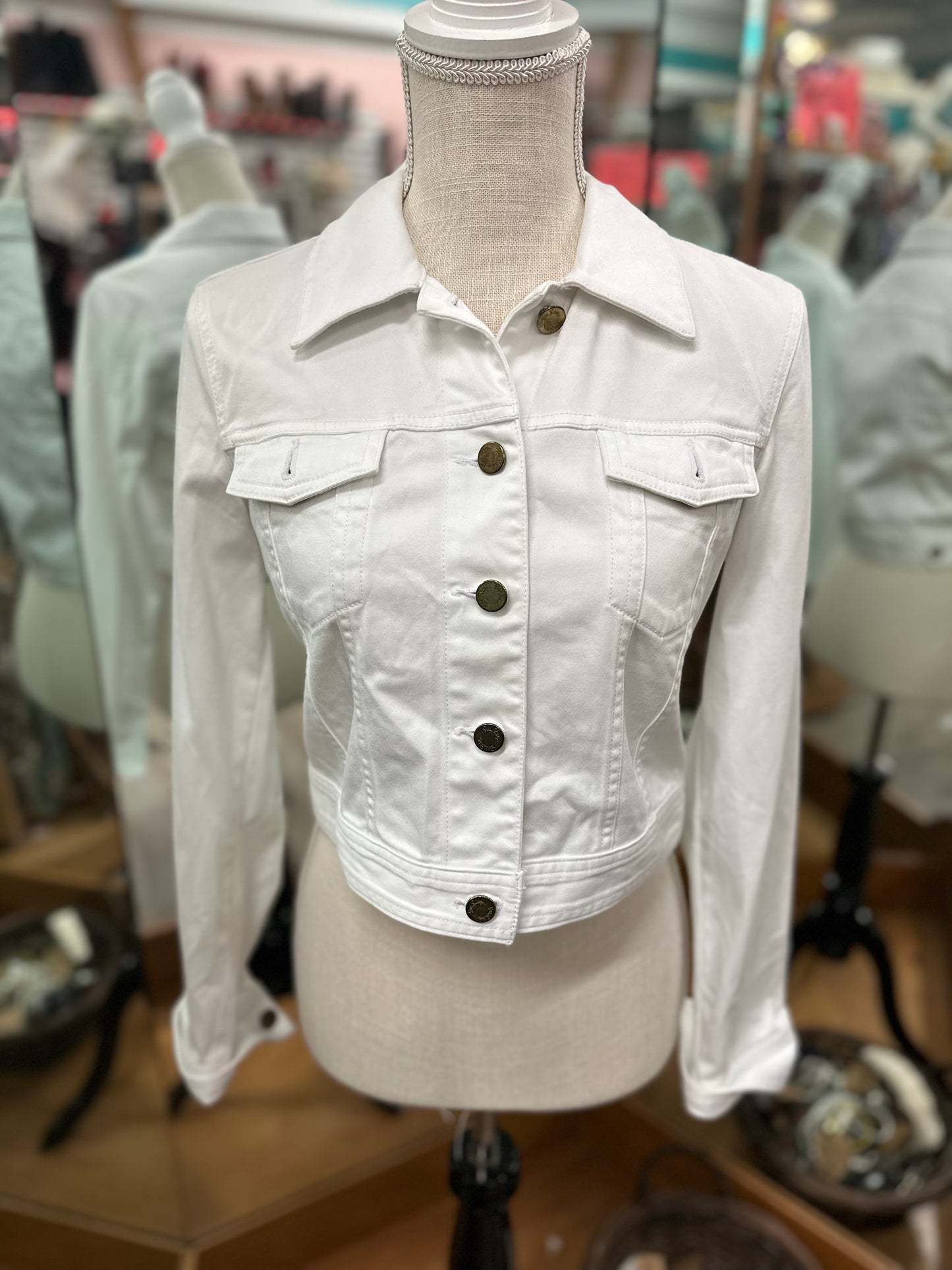 Lilly Pulitzer Seaspray Point Collar White Long Sleeve Jacket in 6
