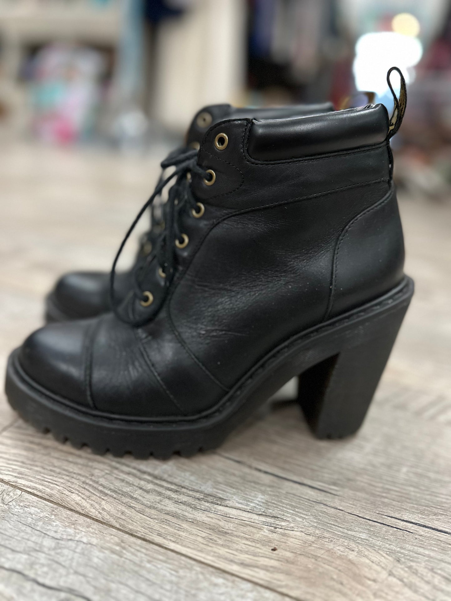 Dr Marten Averil Lace Up Heeled Boots in 6