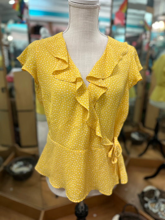 Banana Republic Yellow Polkadot Wrap Short Sleeve in S