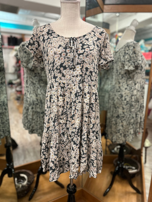 True Craft Daisy Pattern Short Sleeve Dress in L