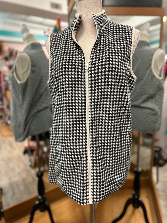 Basic Editions Houndstooth Vest in M