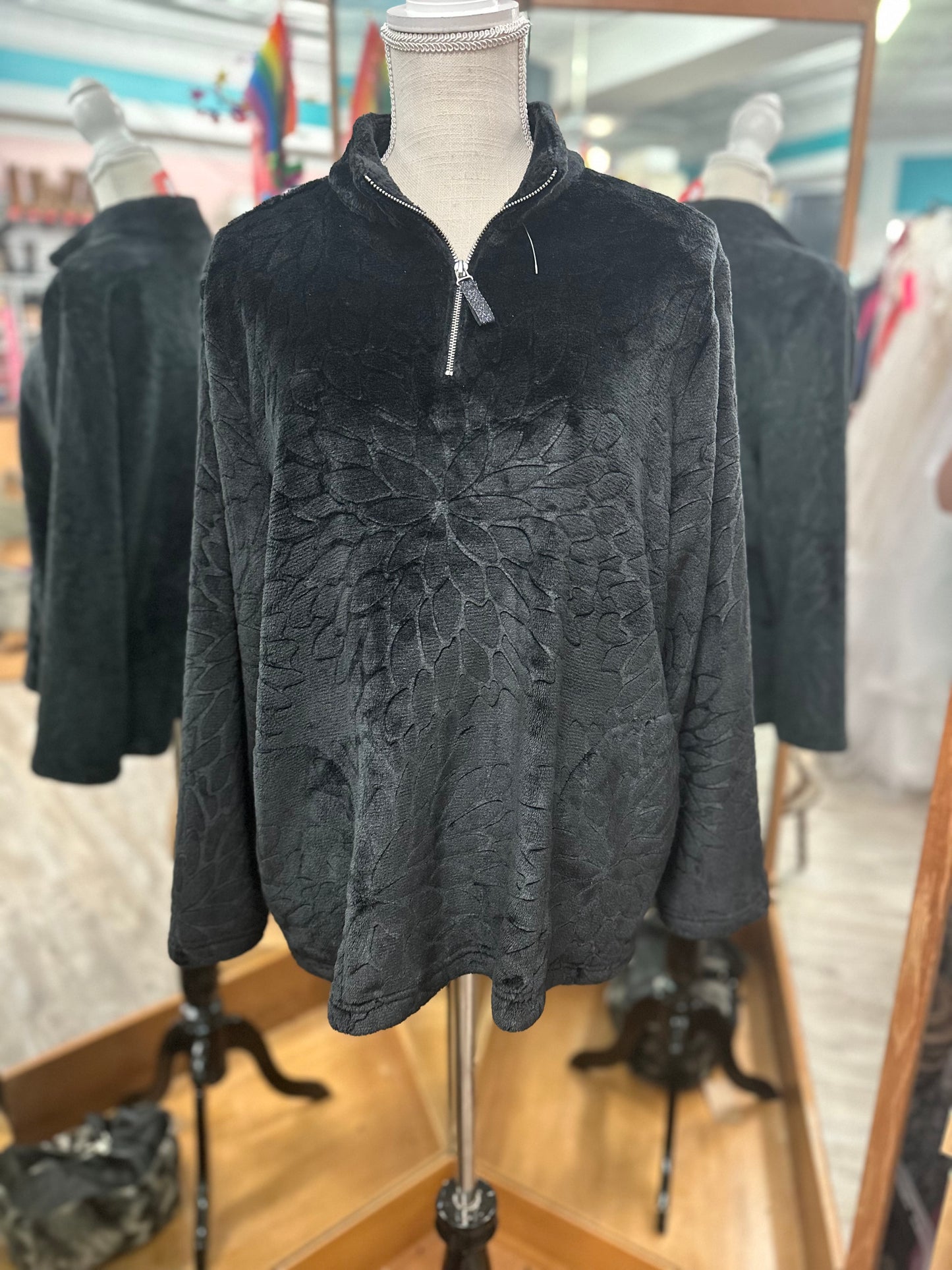 Chicos Black Fleece Quarter Zip Pullover in M