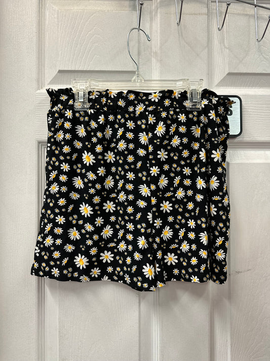 Rare Editions Black Floral Shorts in L