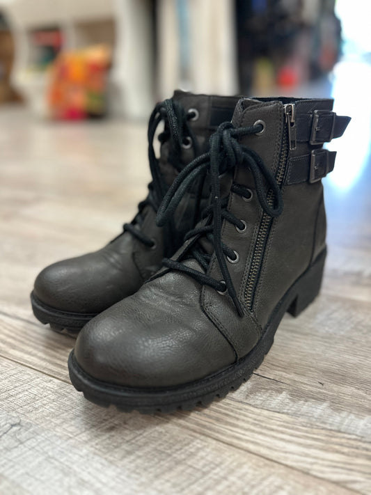 BOC Brown Combat Boots in 8
