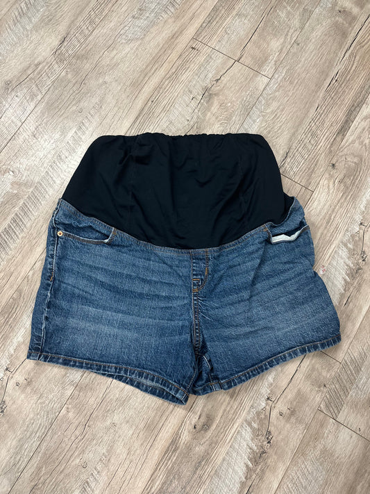 Isabel Maternity Midi Short Denim Shorts in 12