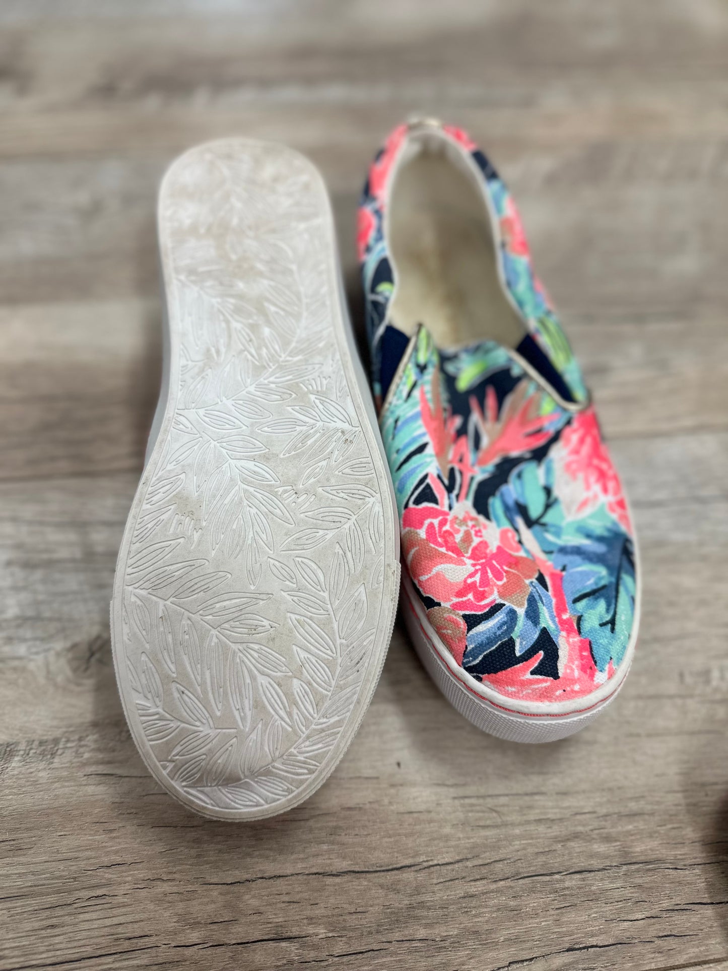 Lilly Pulitzer Floral Pattern Sneakers in 6