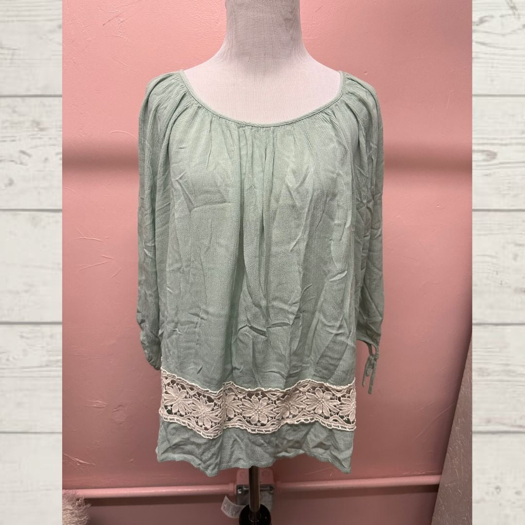 Entro Green and Lace Long Sleeve Top