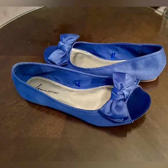 Lane Bryant size 9W. Blue Silken Peep Toe Bow Flats. EUC