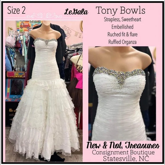 Le Gala by Tony Bowls White Mermaid Formal Prom Wedding Pageant Dress Size 2 EuC